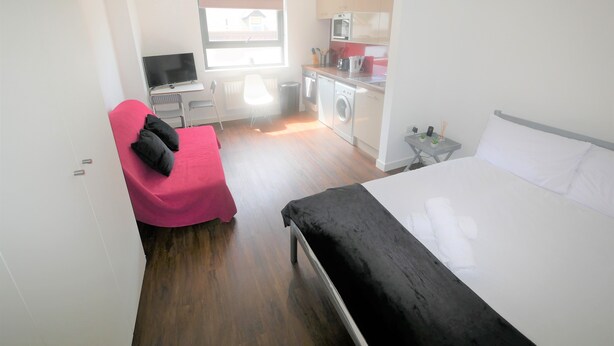 Travel cot, free WiFi, bed sheets - (189OC-7) Cozy Studio Near Beach & Town Centre (Bournemouth)