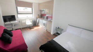 Travel cot, free WiFi, bed sheets - (189OC-7) Cozy Studio Near Beach & Town Centre (Bournemouth)