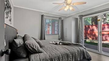 1 habitación, escritorio, tabla de planchar con plancha y wifi