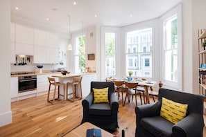 Basic Apartment, Multiple Beds | Private kitchen