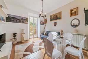 Basic-Apartment, Mehrere Betten | Speisen