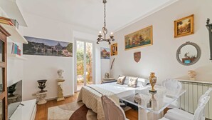 Unclassified image, 2 of 44, button - Bright and Spacious Philbeach Garden Apartment (London)