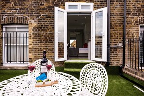 Apartment (1 Bedroom) | Exterior - The Armadale Road Residence I (London)