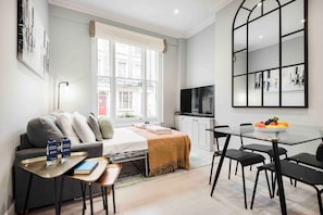 Apartment | Living room | TV