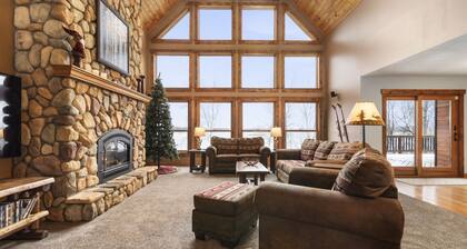 Private Retreat on 33 Acres with 1400 ft Lakeshore