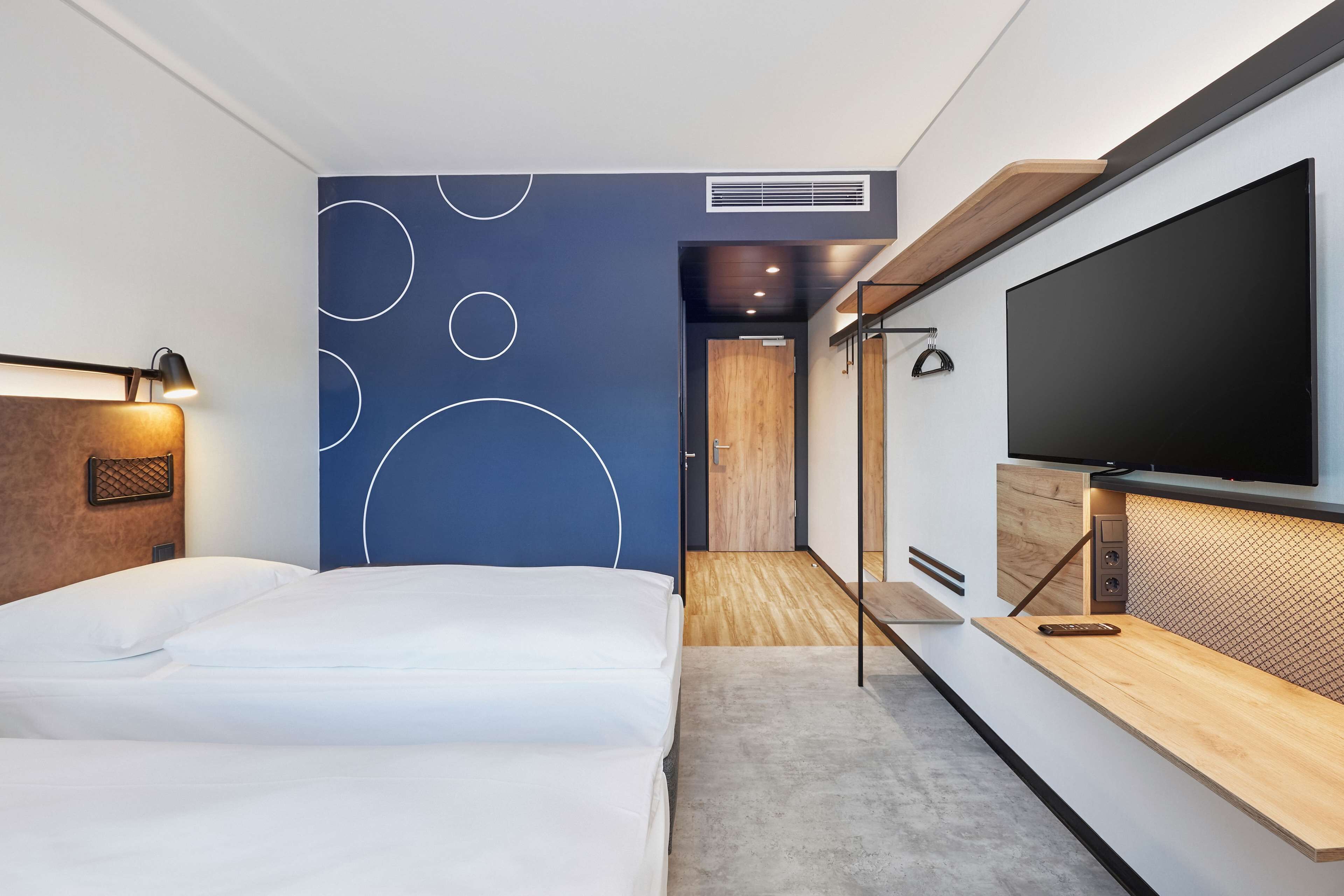 1 bedroom, hypo-allergenic bedding, soundproofing, free wifi