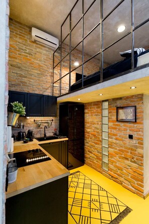 Departamento básico, 1 cama matrimonial y sofá cama | Interior