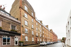 Exterior - Bright Warwick Chambers Apartment (London)