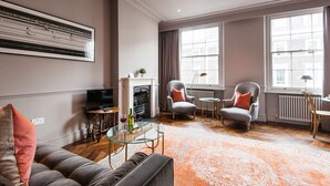 Basic Apartment, 1 King Bed | Living room - The Cleveland Arms III (London)