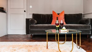 Basic Apartment, 1 King Bed | Living room - The Cleveland Arms III (London)