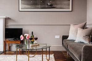 Basic Apartment, 1 King Bed | Interior - The Cleveland Arms IV (London)