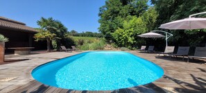 Outdoor pool - In the heart of Vineyards (LA REOLE)