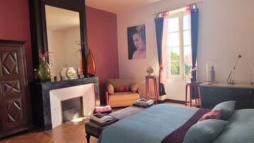 8 bedrooms, free WiFi, bed sheets, wheelchair access