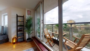 Apartment | Living room | TV - Cozy Hackney Apartment (London)