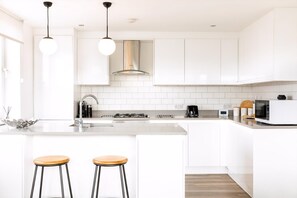 Exterior - Bright London Bridge Apartment (London)