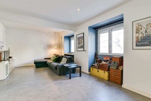 Basic Apartment, Multiple Beds | Interior - Stunning Clapham Old Town Apartment (London)