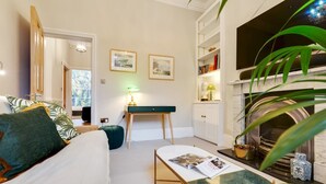 Eenvoudig appartement, Meerdere bedden | 2 slaapkamers, een strijkplank/strijkijzer, beddengoed