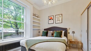 Basic Apartment, Multiple Beds - Bright Camberwell Georgian Apartment (London)