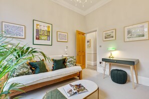 Basic Apartment, Multiple Beds | Living room