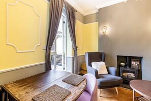 Apartamento | Sala de estar | TV