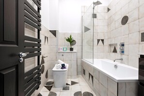 Apartment | Bathroom - Modern and Bright Highgate Gem (London)