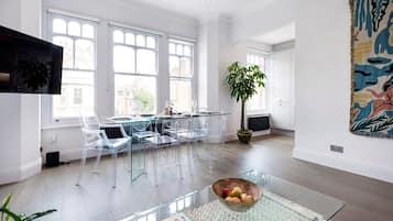 Apartment | Living room | TV