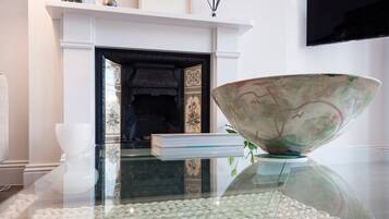 Apartment | Living room | TV