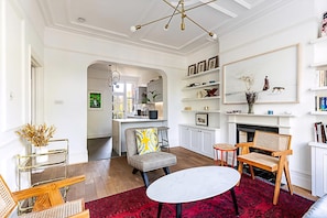 Apartment | Living room - Stunning Maida Vale Apartment (London)