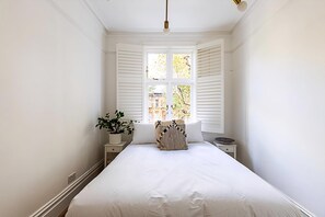 2 bedrooms, iron/ironing board, free WiFi, bed sheets - Stunning Maida Vale Apartment (London)