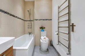 Apartment | Bathroom