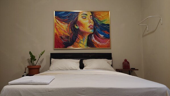 1 chambre, bureau, fer et planche à repasser, Wi-Fi gratuit