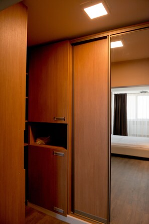 2 chambres, bureau, Wi-Fi gratuit