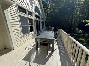Outdoor dining - Pet Friendly! Perfectly Located in Kennebunkport! (Kennebunkport)