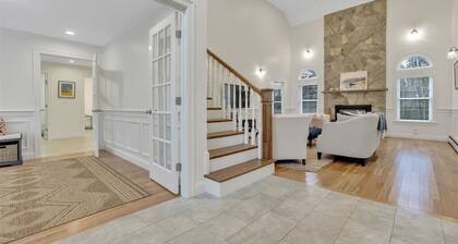 Pet Friendly! Perfectly Located in Kennebunkport!