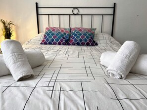 5 Schlafzimmer, Bügeleisen/Bügelbrett, kostenloses WLAN, Bettwäsche