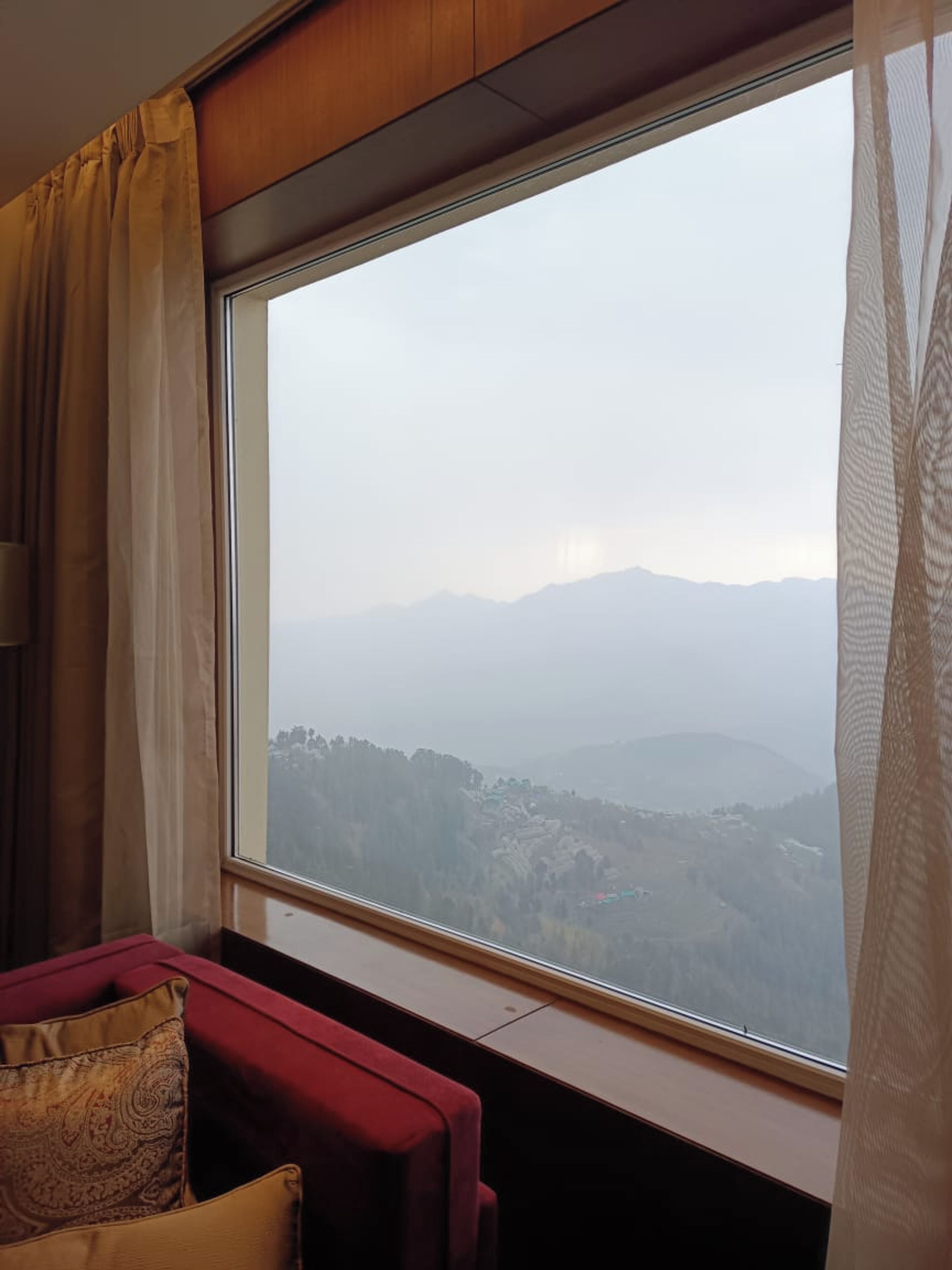 Deluxe Room (Valley View) | Minibar, in-room safe, blackout drapes, iron/ironing board