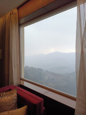 Habitació Deluxe (Valley View) | Minibar, caixa forta a l'habitació i cortines opaques
