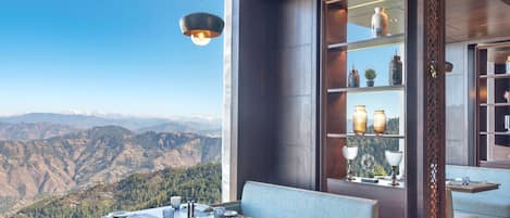 Frokost, lunsj og middag serveres