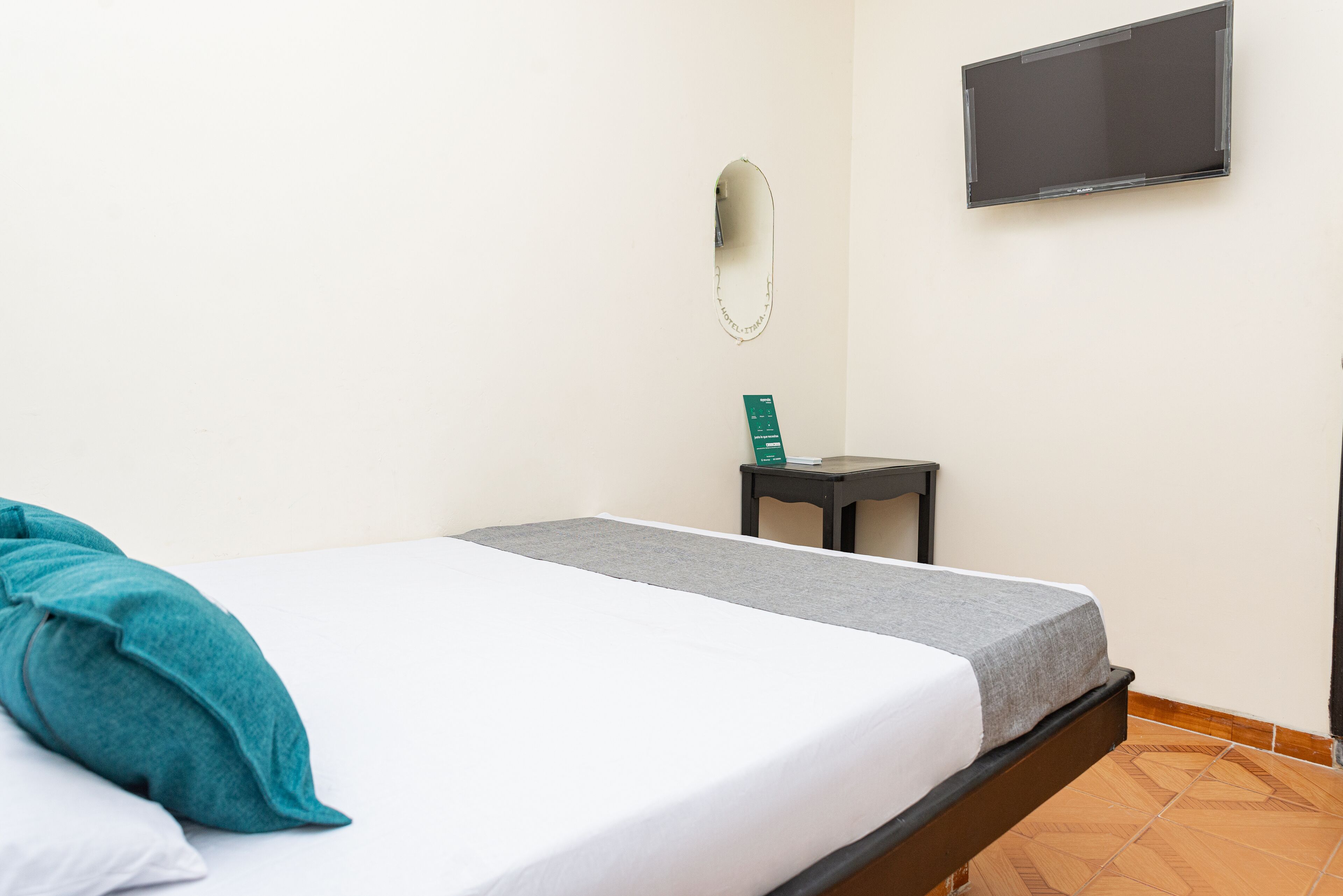 economy double room | hypo-allergenic bedding, free wifi, bed sheets