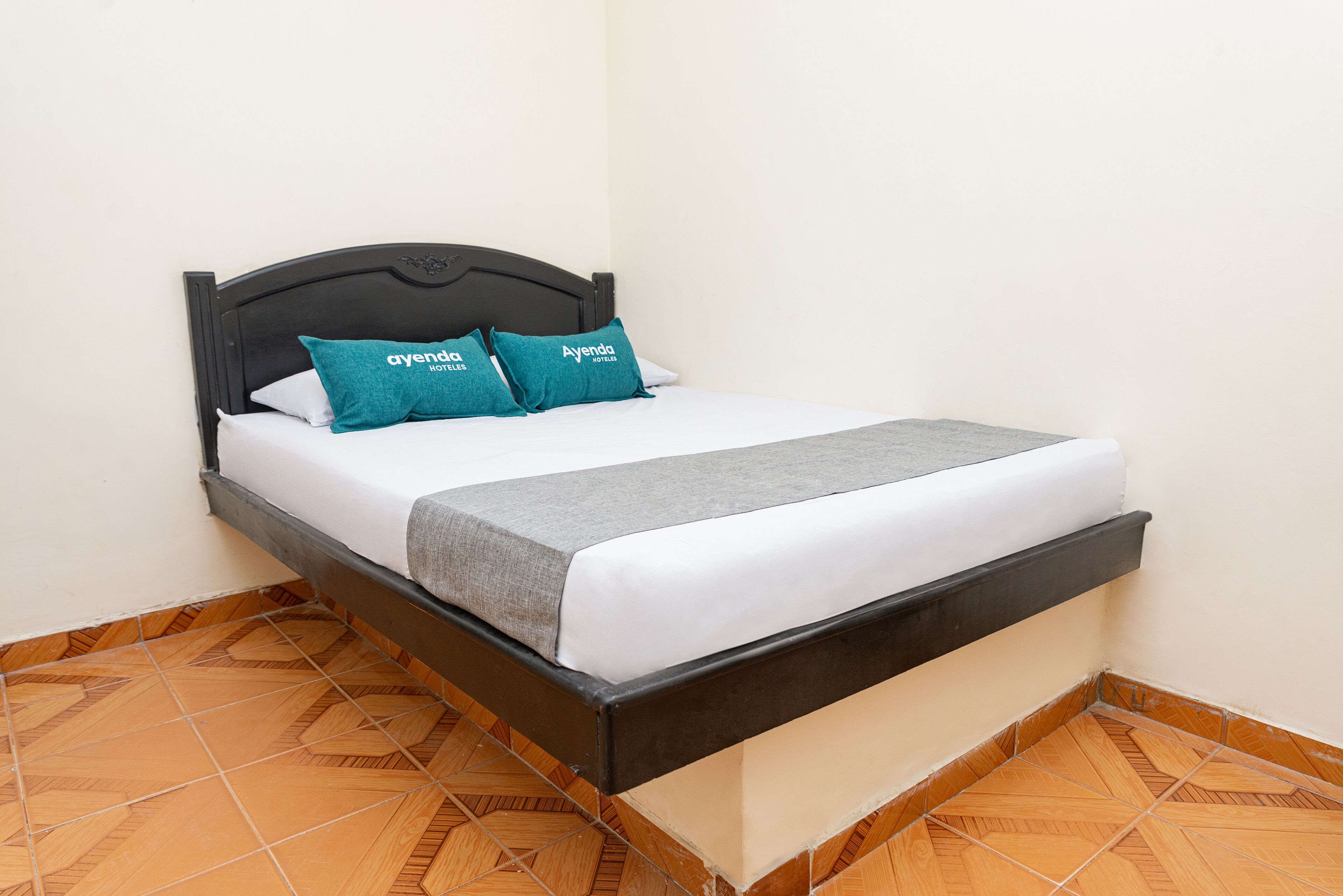 economy double room | hypo-allergenic bedding, free wifi, bed sheets