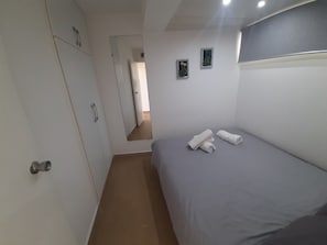 1 bedroom, travel cot, free WiFi, bed sheets