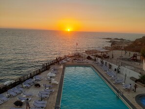 Outdoor pool - Silvia's 1 BR beachfront apartment / 24 h electricity (Tabarja)