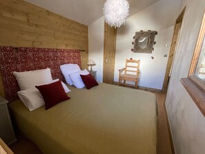 3 chambres, fer et planche à repasser, Wi-Fi gratuit