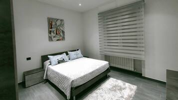 2 Schlafzimmer, Schreibtisch, Bügeleisen/Bügelbrett, WLAN