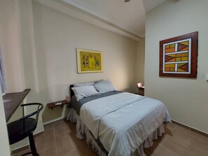 1 室のベッドルーム、WiFi