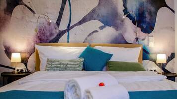 Desk, WiFi, bed sheets