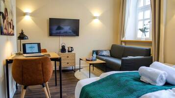 Desk, WiFi, bed sheets