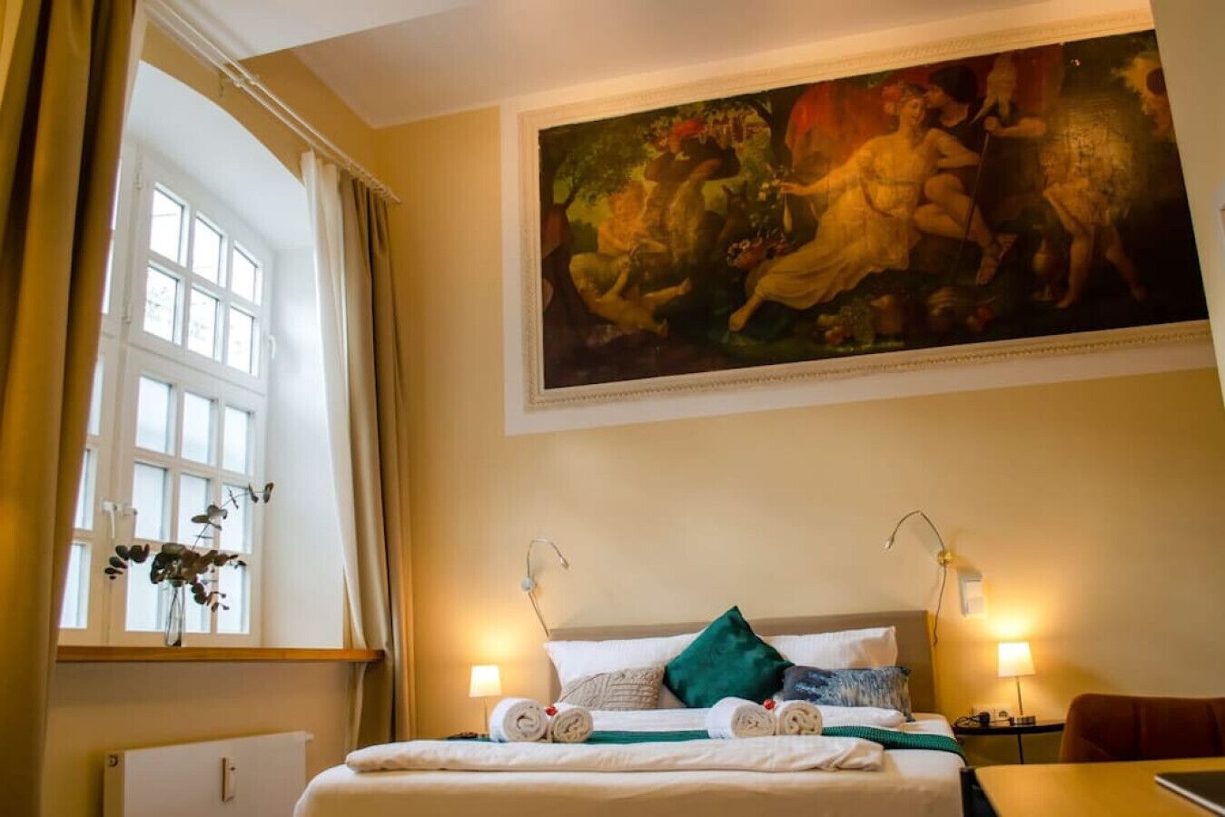 Skrivebord, wi-fi og sengetøy