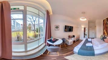 1 bedroom, desk, WiFi, bed sheets