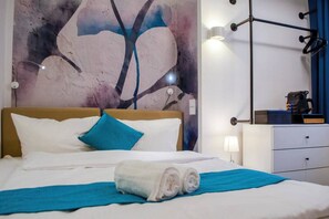 1 bedroom, desk, WiFi, bed sheets - Homely Stay Studio1 - Your place to relax (München)